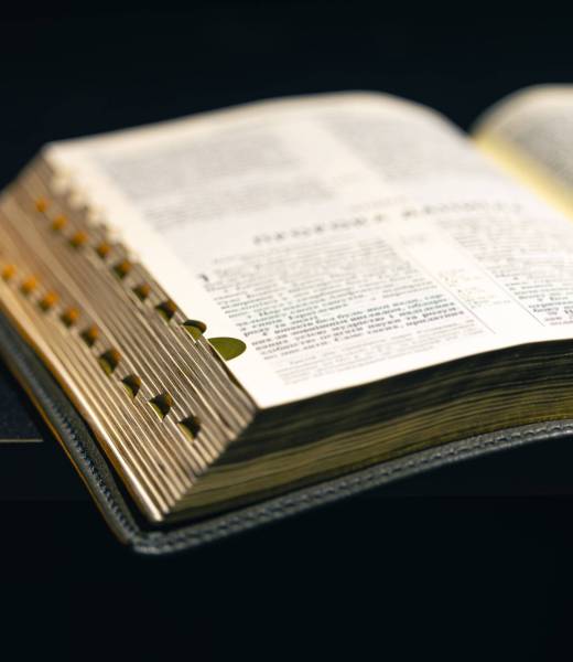 Open Bible on a black background. Religion concept. High quality photo. Bible with golden pages. Space for text. Bible book close-up. SSUCv3H4sIAAAAAAAAA41PQY6DMAz8i88gNVBAy1eqPZjEoVaBVIlptUL5+yaUqtfmNOOJZ8YbsIEebGOVUvWp7LDDUimyJTZNW1qjVKerszW2hgIMCkGv6rpT3bn9aauqPeVXwICBNfQb8DStQTwKuwX6pHhaDPkdkmFxnnFKLBYQBGUNFNJaYjp5j0nd+dvvsuV5KpjCwzpkEIsvZ78F4EiL/sv+MReZCPe4S5JuTyE/H9lOrrlihnfPmpfx6JROcfMLL07y7p4gTt/YHMuvM66cpj5nwXqfHBoyh7wOM4u8qacH0/PzO8b4DxsBEkWEAQAA